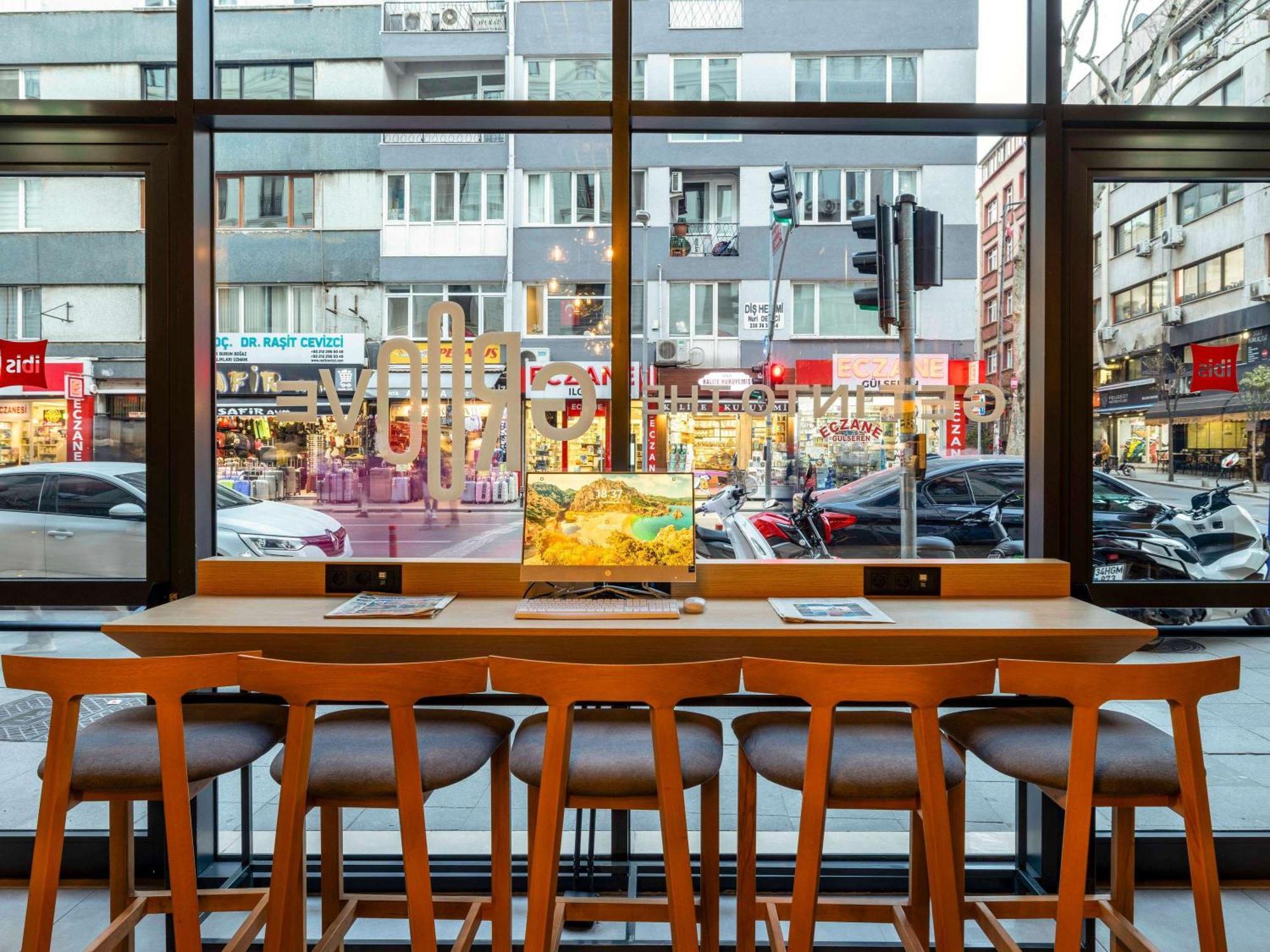 ホテル Ibis Istanbul Sisli エクステリア 写真