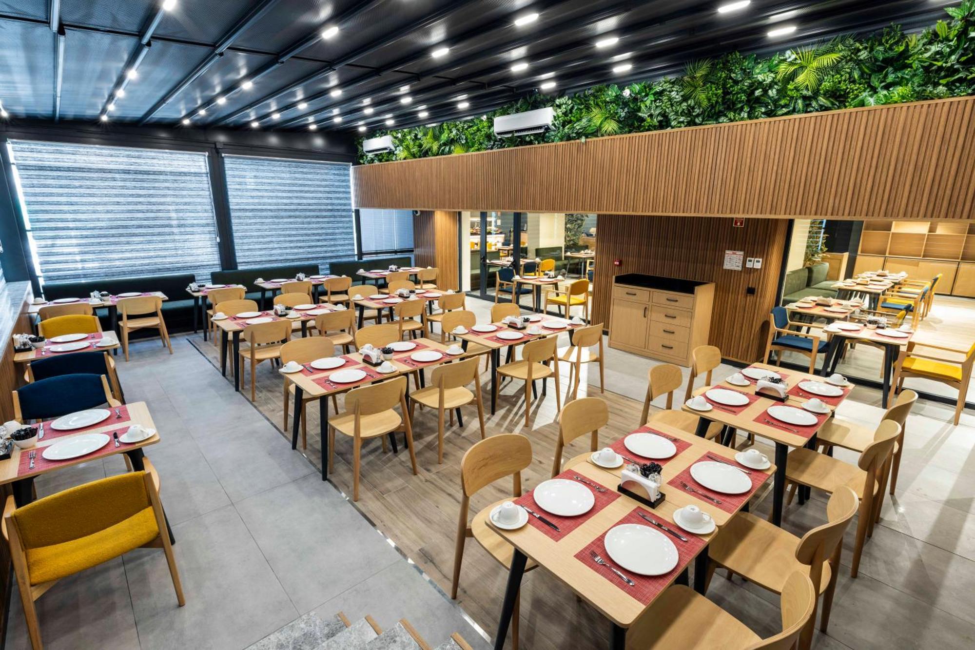 ホテル Ibis Istanbul Sisli エクステリア 写真