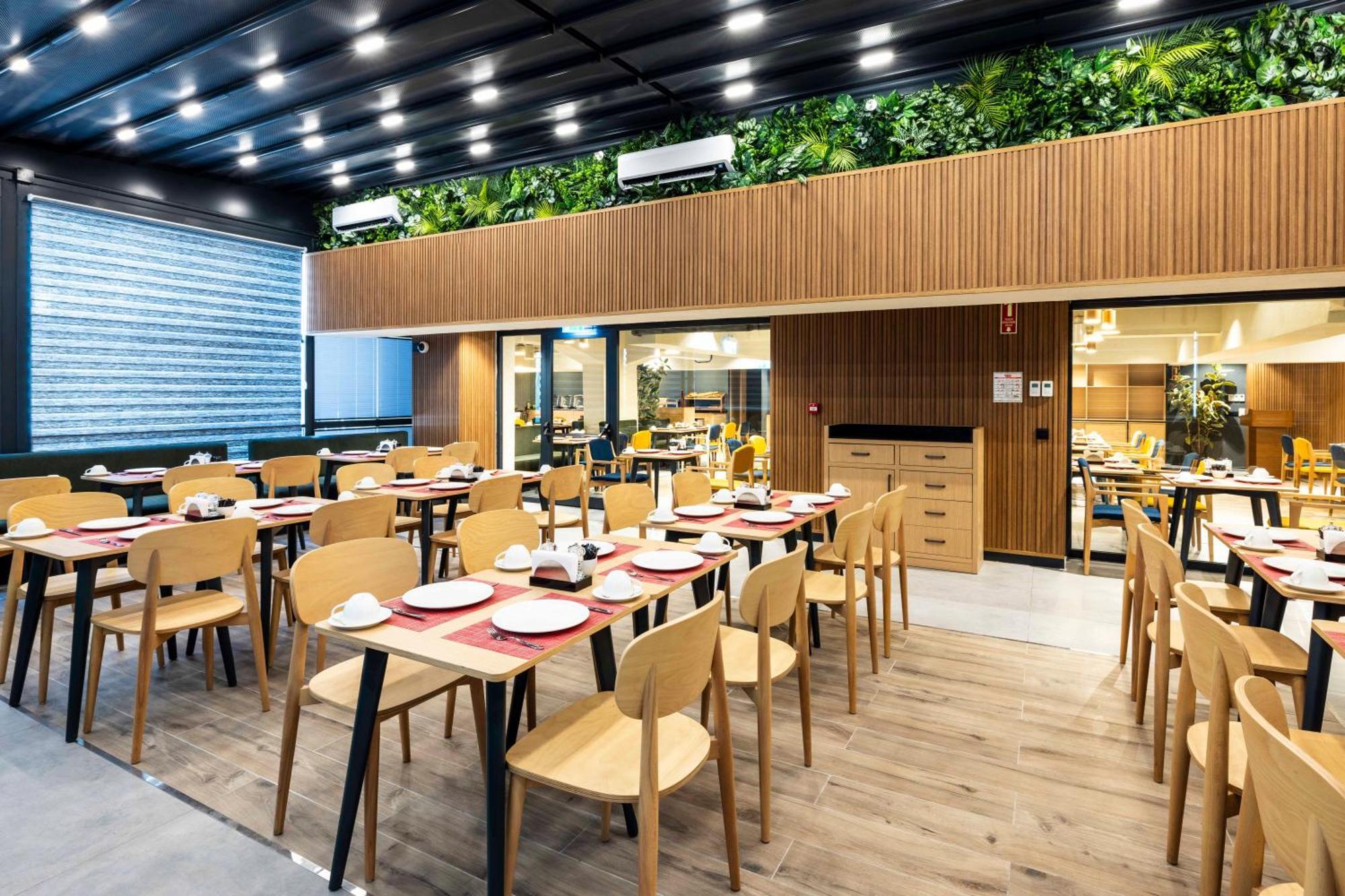 ホテル Ibis Istanbul Sisli エクステリア 写真
